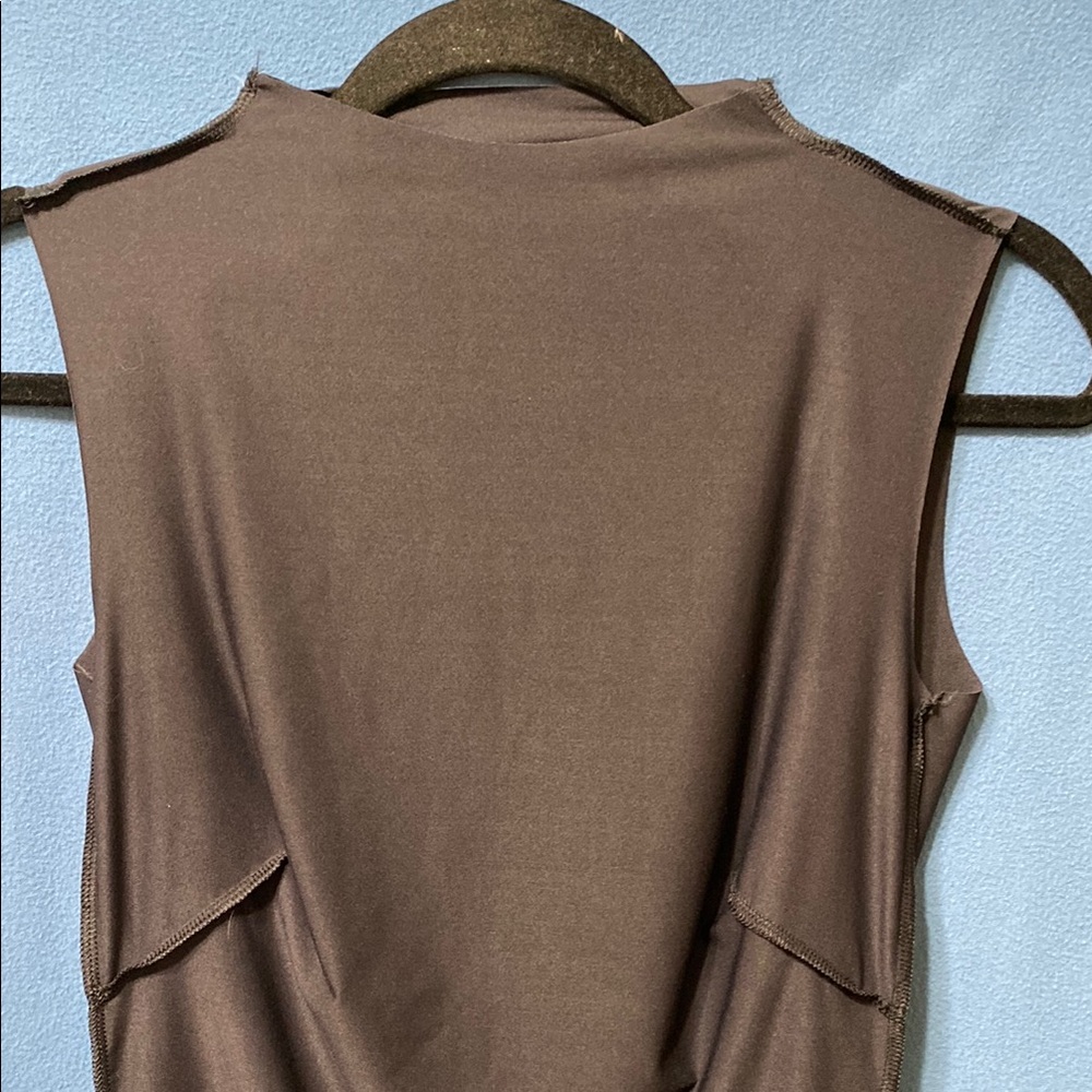 Elegant New Tear Drop Open Back Black Sleeveless Top - Picture 10 of 14
